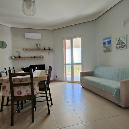 Appartamenti In Villa Polimnia Fontane Bianche Habitación foto