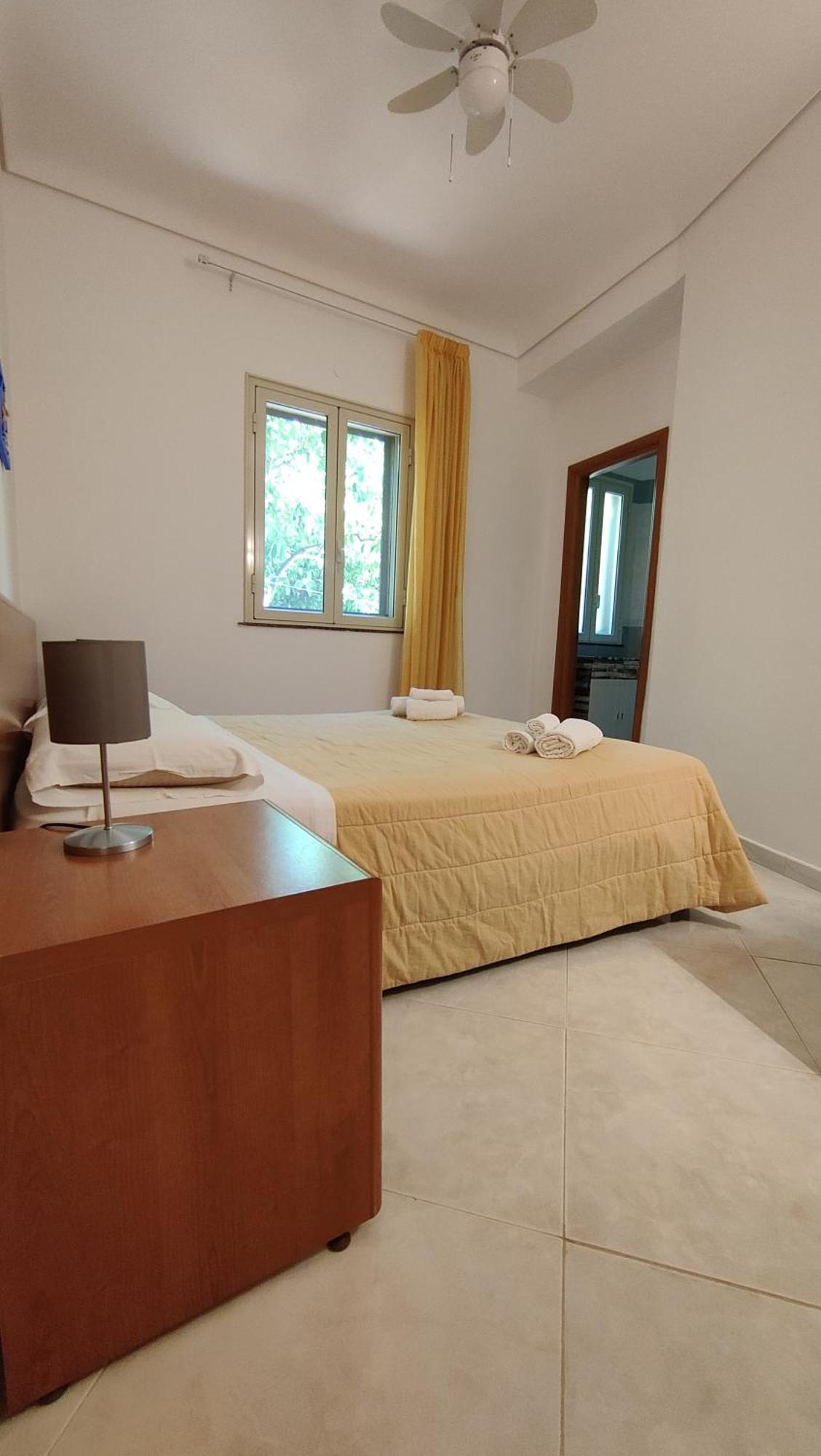 Appartamenti In Villa Polimnia Fontane Bianche Habitación foto