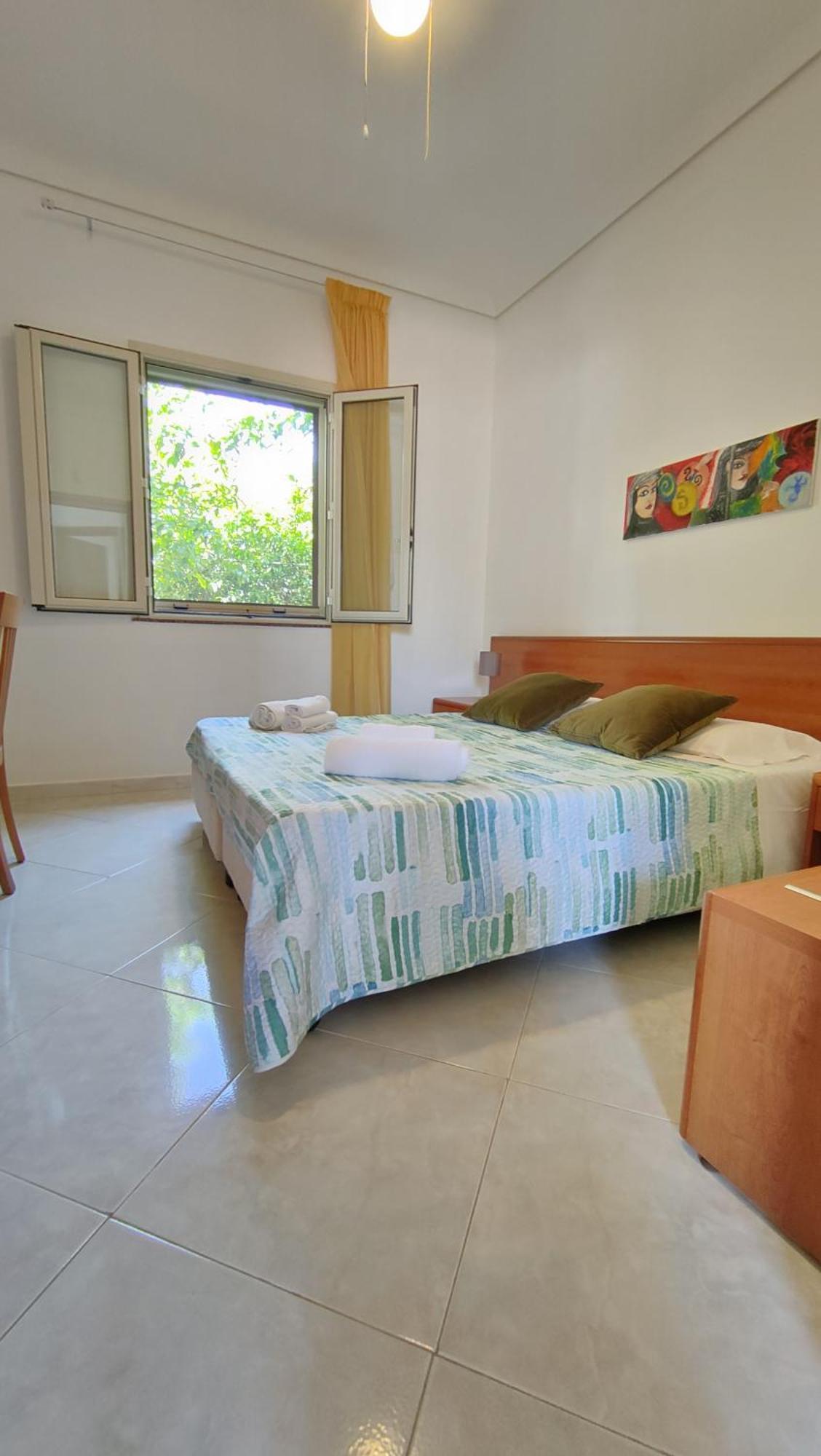 Appartamenti In Villa Polimnia Fontane Bianche Habitación foto