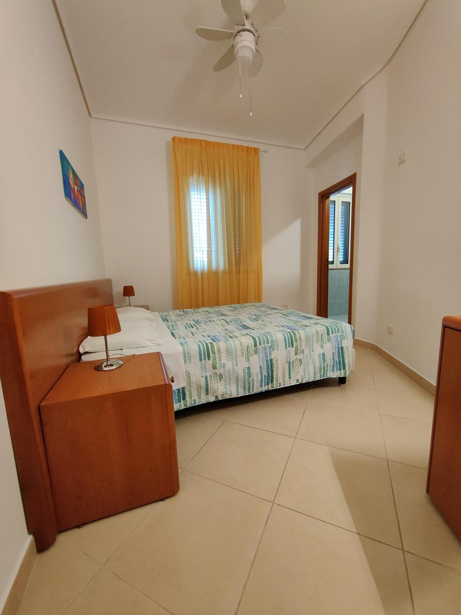 Appartamenti In Villa Polimnia Fontane Bianche Habitación foto