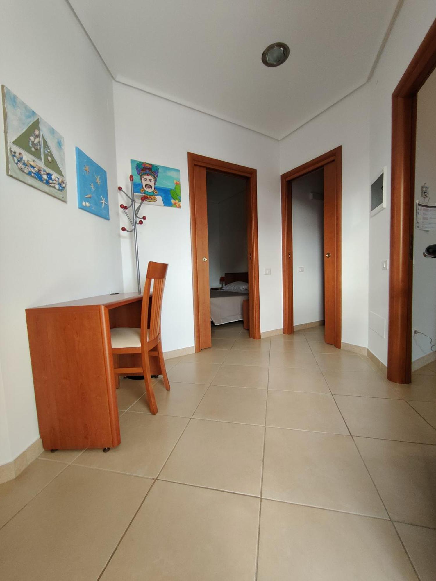 Appartamenti In Villa Polimnia Fontane Bianche Habitación foto